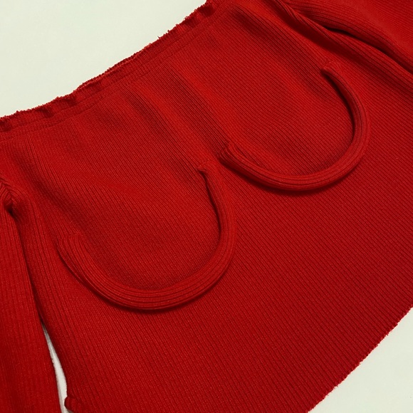 Orseund Iris Red Off shoulder Underwire Knit Top - Picture 10 of 14